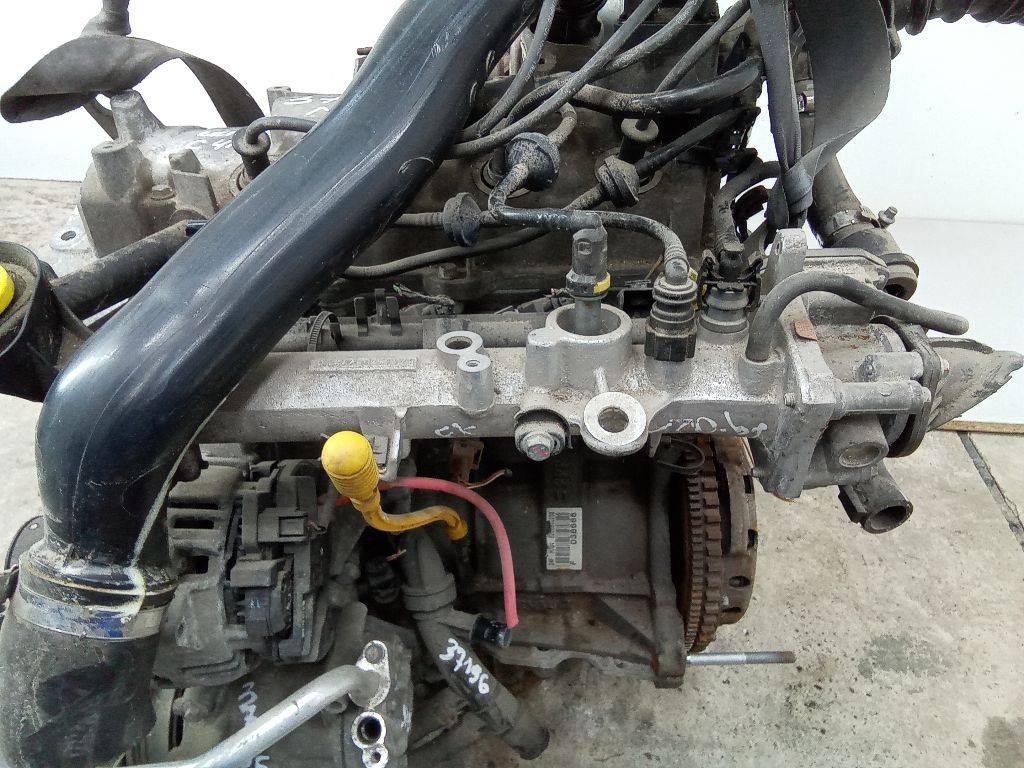 коллектор впускной Renault Clio 3 поколение 2008, 1.2 л., бензин, МКПП, 8200720527 - фото №1