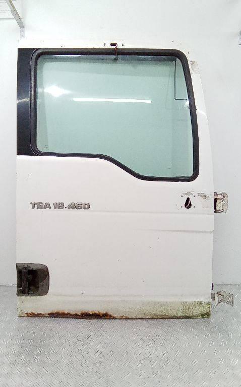 дверь передняя правая MAN TGA 1 поколение 2003 - фото №1