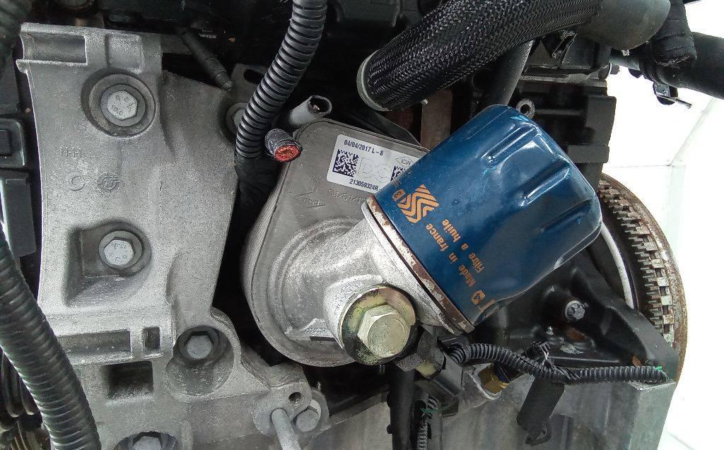 теплообменник масляного фильтра Renault Kadjar 1 поколение 2017, 1.5 л., дизель, МКПП, 213059324R - фото №1