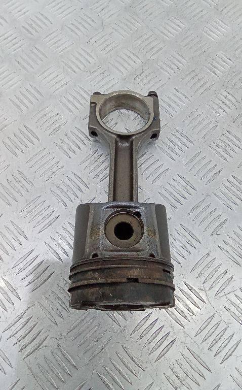 поршень Renault Espace 4 поколение 2002, 2.2 л., дизель, МКПП - фото №1