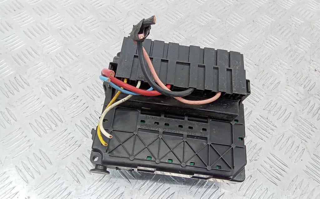 блок предохранителей Citroen Berlingo 1 поколение (M49) 2002, 9636079380 - фото №1