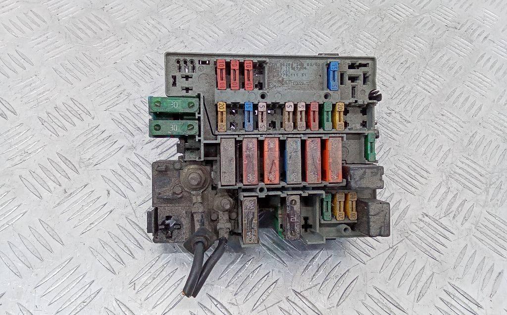 блок предохранителей Citroen Xsara Picasso 1 поколение 2000, 9628024480 - фото №1