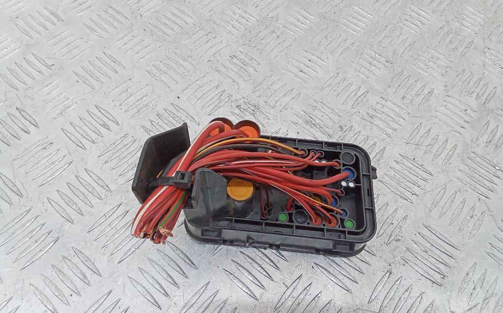 блок реле Volkswagen Passat B6 2005, 1K0937700 - фото №1