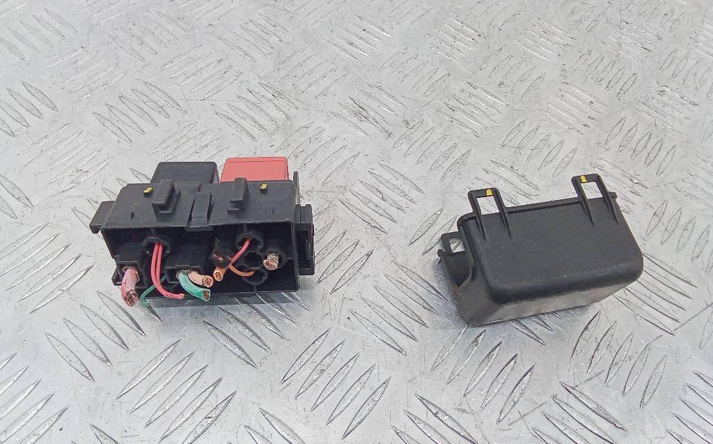 блок реле Renault Megane 3 поколение 2011, 8200222930 - фото №1