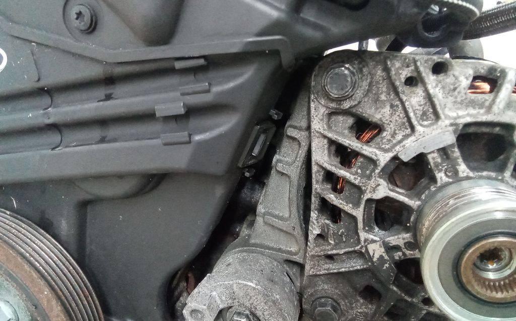 кронштейн генератора Renault Modus 2 поколение 2010, 1.5 л., дизель, МКПП - фото №1