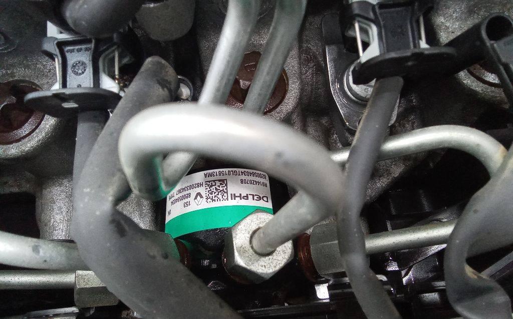 топливная рампа Renault Clio 3 поколение 2007, 1.5 л., дизель, МКПП, 8200584034 - фото №1