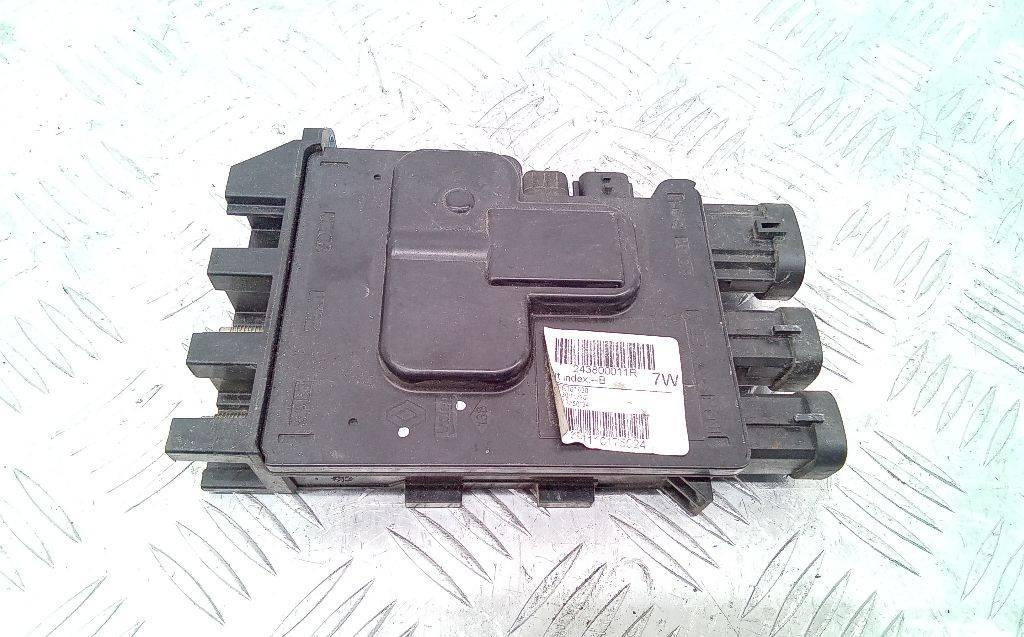 блок предохранителей Renault Megane 3 поколение 2010, 1.9 л., дизель, МКПП, 243800011R - фото №1