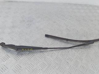 щеткодержатель (поводок стеклоочистителя, дворник) Audi A4 B9 2015, 8K1955407