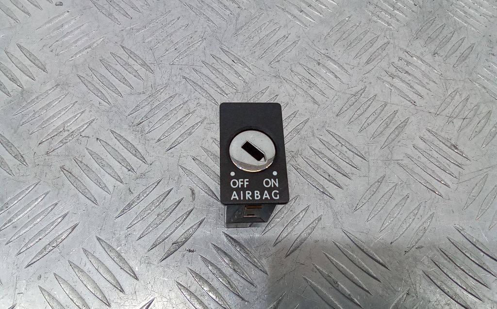 кнопка Airbag Volkswagen Passat B6 2005, 3C0919237 - фото №1