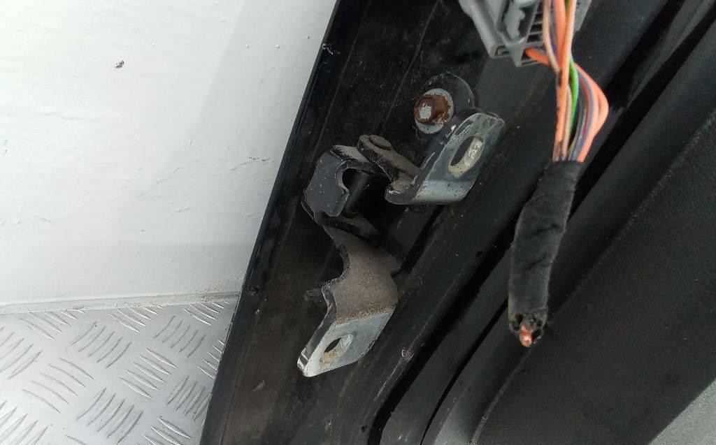 петля двери Chrysler 300C 1 поколение 2008 - фото №1