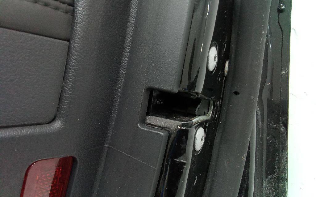 замок двери передней правой Chrysler 300C 1 поколение 2008 - фото №1