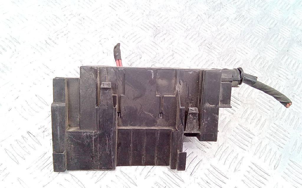 блок предохранителей Renault Megane 3 поколение 2011, 403880432R - фото №1