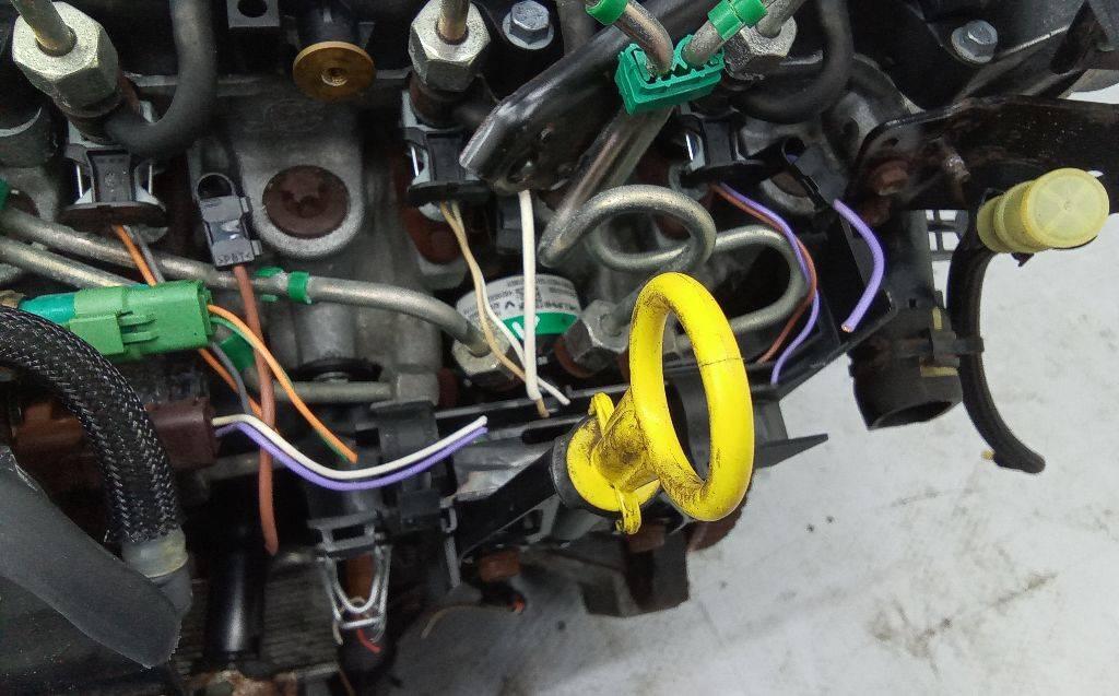 щуп двигателя Renault Megane 3 поколение 2009, 1.5 л., дизель, МКПП - фото №1