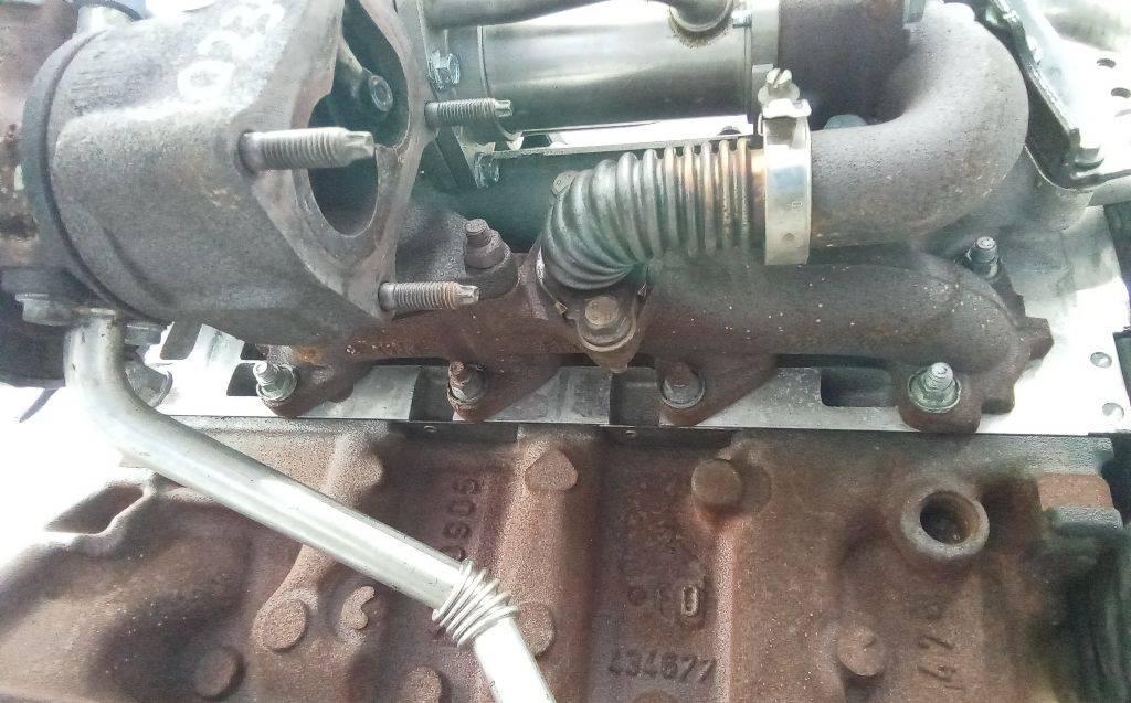 коллектор выпускной Renault Megane 3 поколение 2009, 1.5 л., дизель, МКПП - фото №1