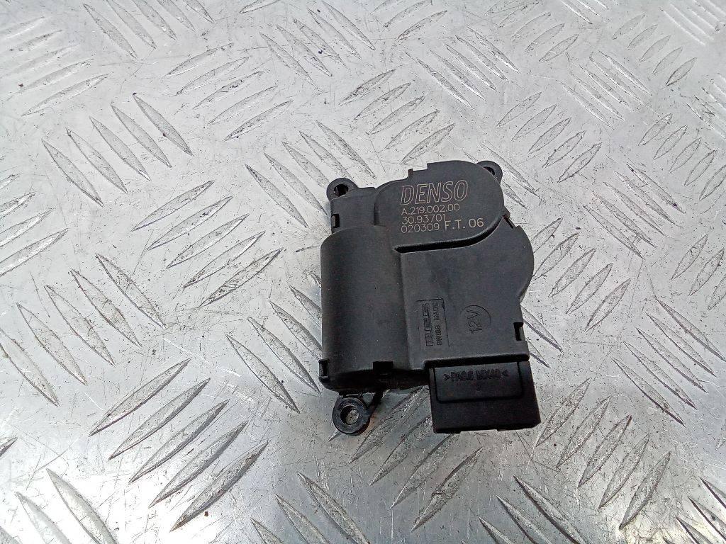 моторчик заслонки печки Citroen C4 Picasso 1 поколение 2009, A21900200 - фото №1