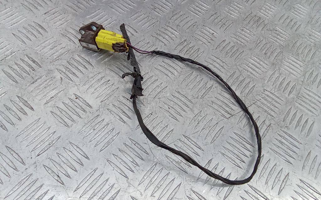 датчик удара Volkswagen Passat B6 2005, 8Q0972623 - фото №1
