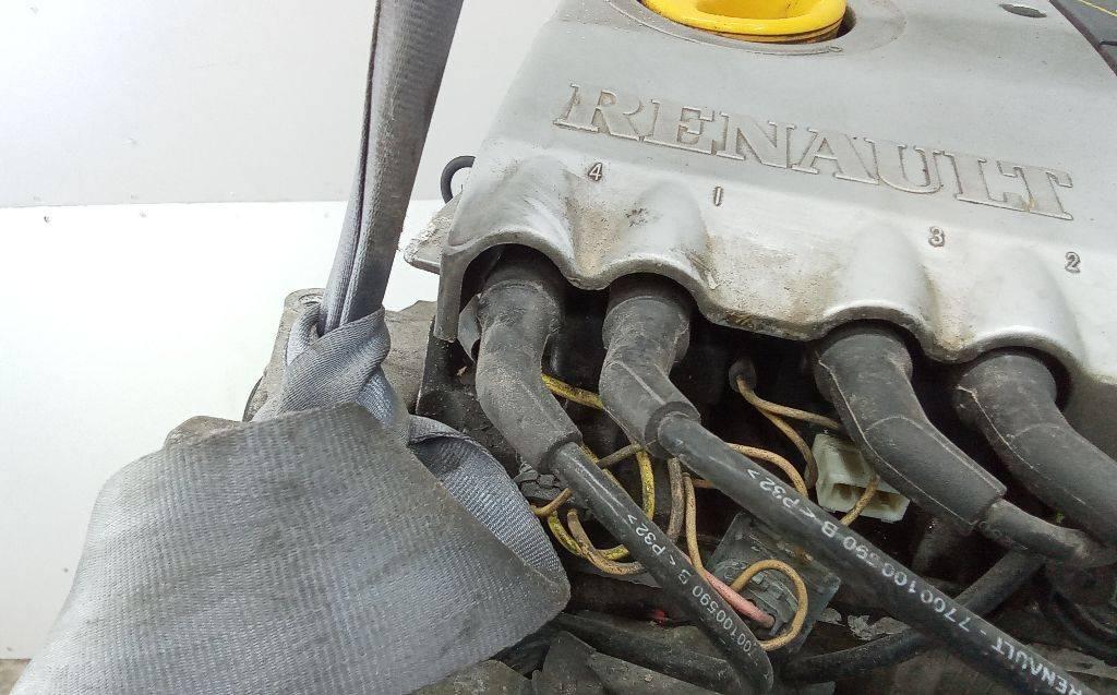 катушка зажигания Renault Clio 2 поколение 1998, 1.4 л., бензин, МКПП - фото №1