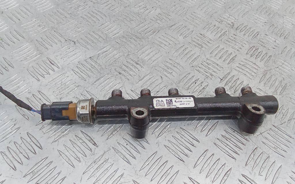 топливная рампа Ford Fiesta 7 поколение 2020, 1.5 л., дизель, МКПП, 9804776780 - фото №1