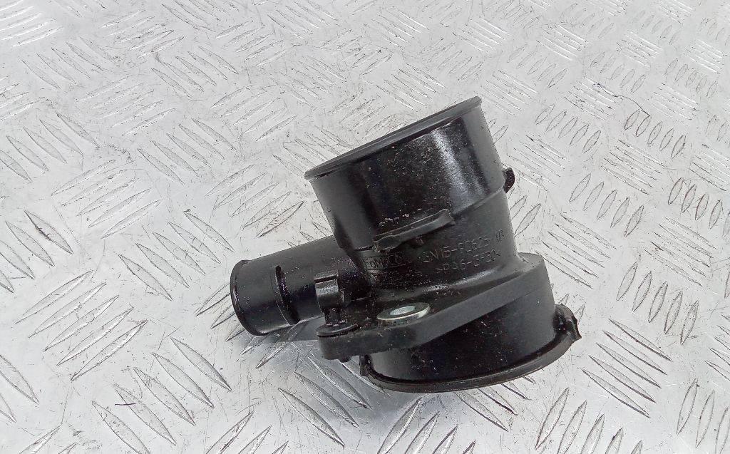 патрубок (трубопровод, шланг) Ford Fiesta 7 поколение 2020, 1.5 л., дизель, МКПП, GN15-9C623-AB - фото №1