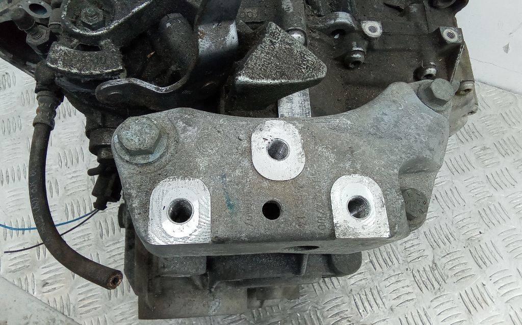 кронштейн КПП Volkswagen Passat B6 2005, 2.0 л., дизель, МКПП, 1K0199117 - фото №1