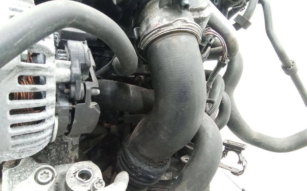 патрубок интеркулера Volkswagen Passat B6 2005, 2.0 л., дизель, МКПП - фото №1