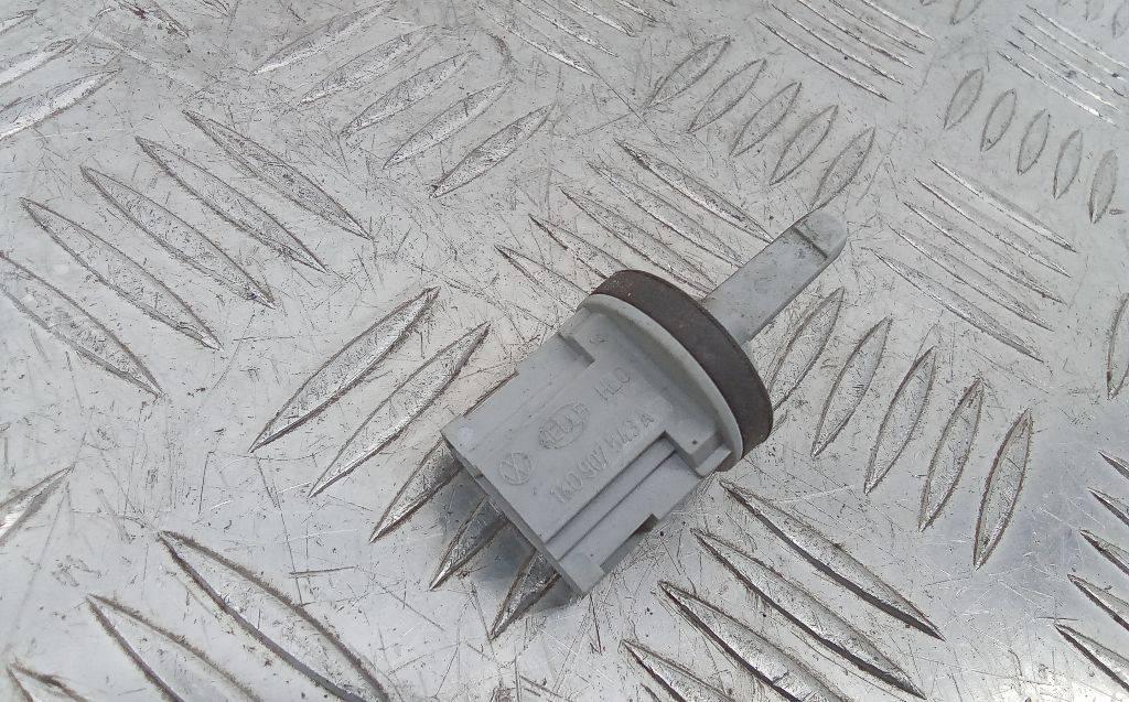 датчик температуры Volkswagen Passat B6 2005, 2.0 л., дизель, 1K0907543 - фото №1