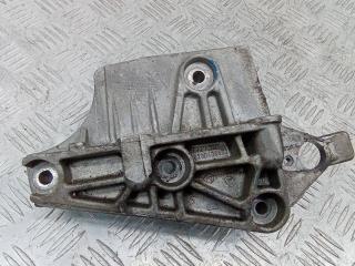 кронштейн двигателя Renault Clio 3 поколение 2008, 1.5 л., дизель, МКПП, 8200408663