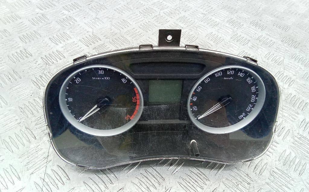 щиток приборов (приборная панель) Skoda Fabia 2 поколение (5J) 2008, 5J0920811C - фото №1