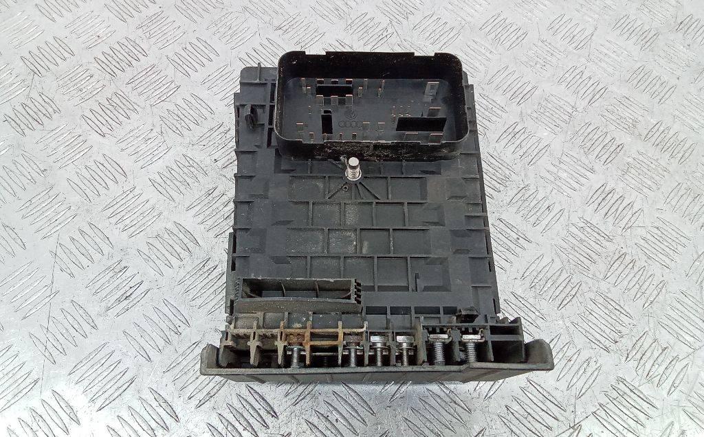 блок предохранителей Volkswagen Golf 6 поколение 2009, 2.0 л., дизель, 1K0937125 - фото №1