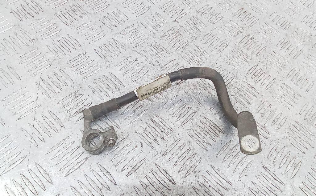 минусовой провод аккумулятора Volkswagen Golf 6 поколение 2009, 2.0 л., дизель - фото №1