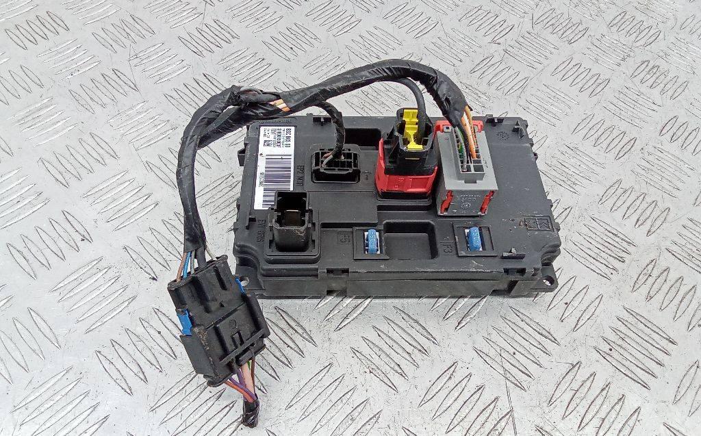 блок предохранителей Citroen C5 2 поколение 2009, универсал, 9665778480 - фото №1