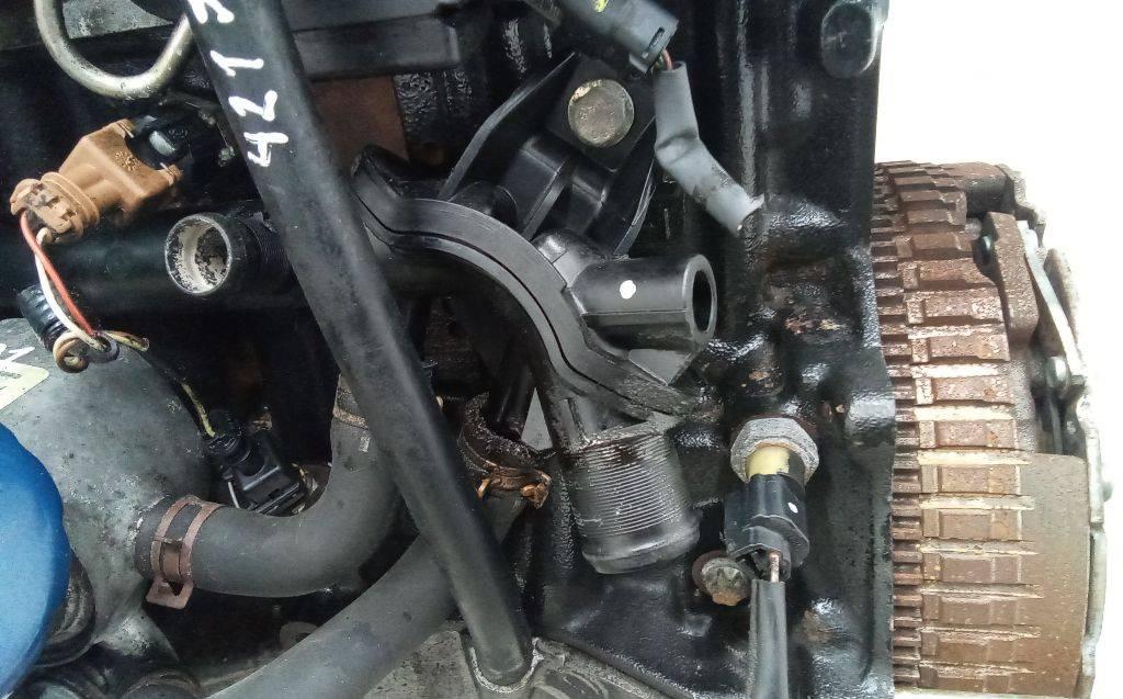 трубка охлаждающей жидкости Renault Clio 3 поколение 2005, 1.5 л., дизель, МКПП - фото №1