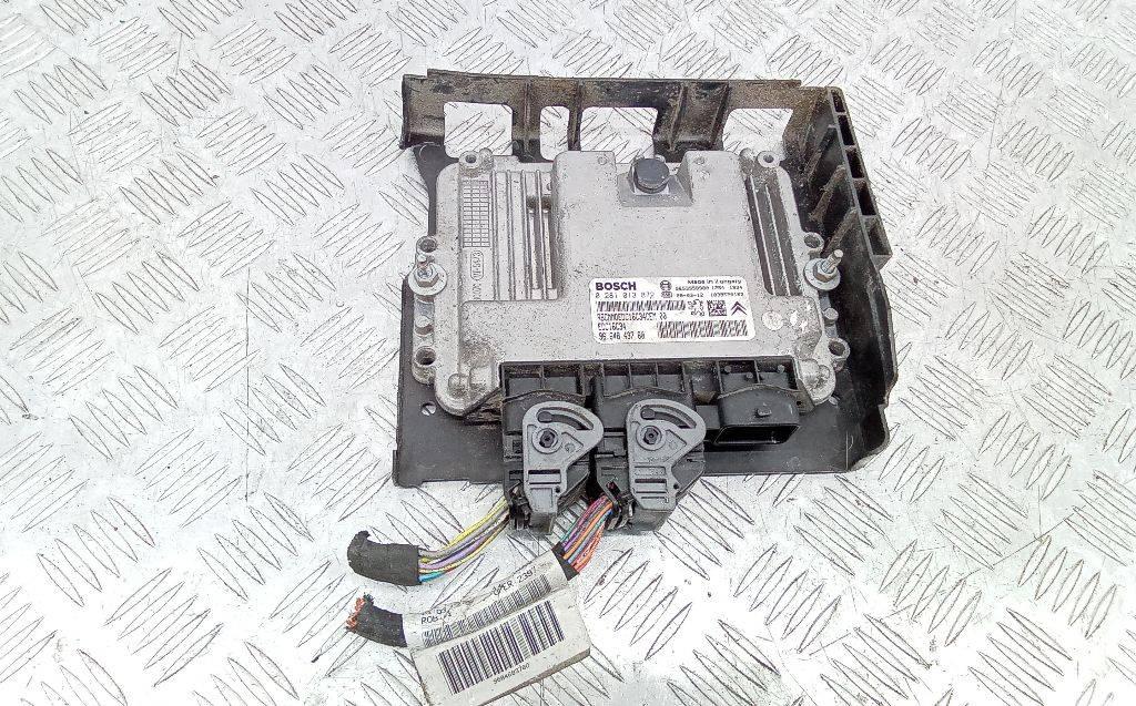 блок управления двигателем Peugeot 308 T7 2009, 9664843780 - фото №1