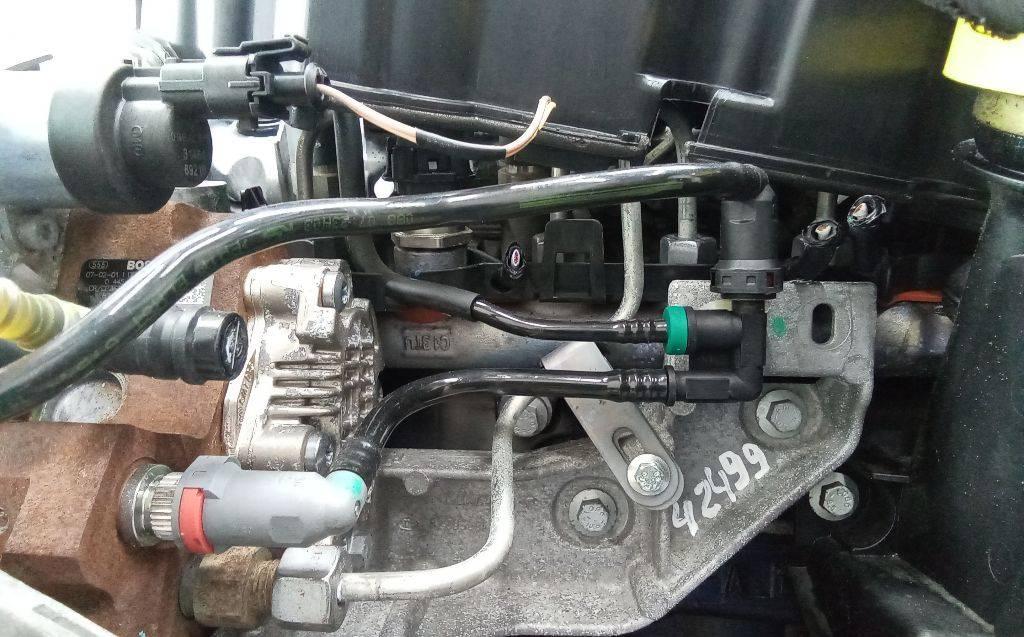 топливная рампа Renault Laguna 3 поколение 2007, 1.9 л., дизель, МКПП - фото №1