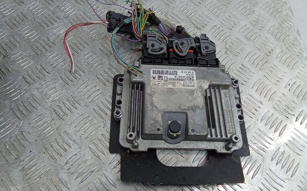 блок управления двигателем Peugeot 308 T7 2009, 1.6 л., дизель, МКПП, 9664843780 - фото №1