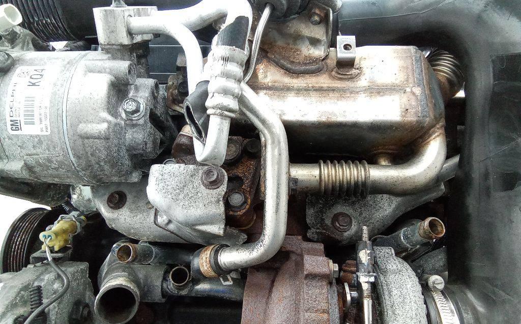 коллектор выпускной Opel Zafira 3 поколение (C) 2011, 1.7 л., дизель, МКПП - фото №1