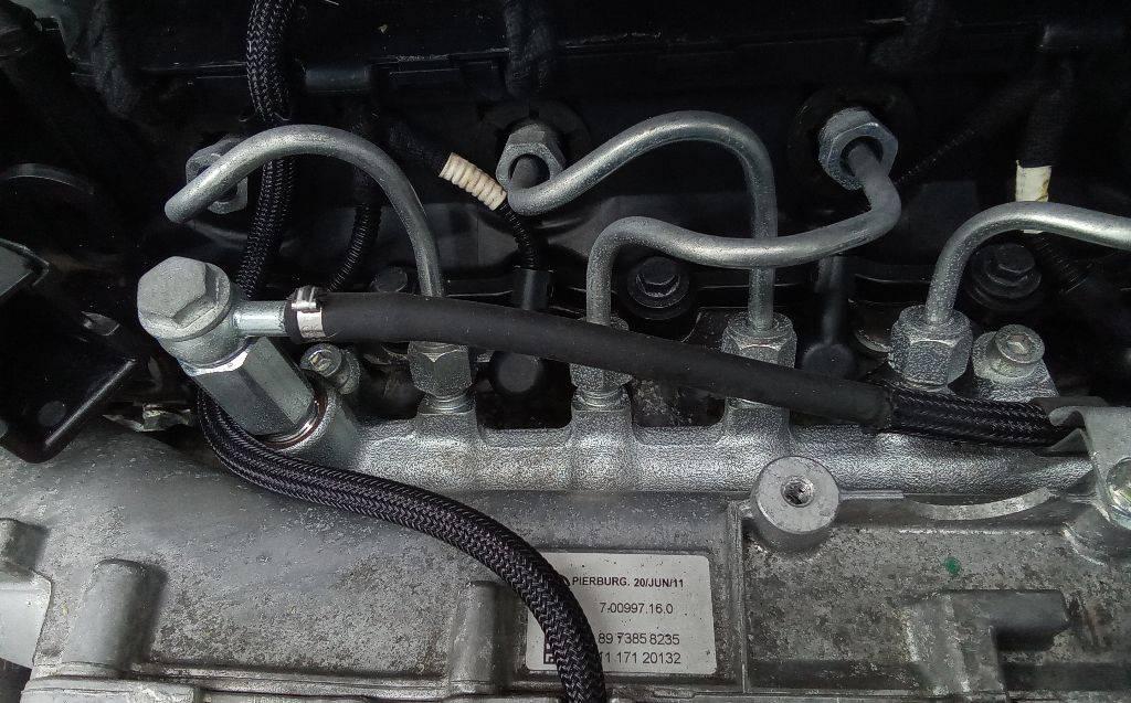 топливная рампа Opel Zafira 3 поколение (C) 2011, 1.7 л., дизель, МКПП - фото №1