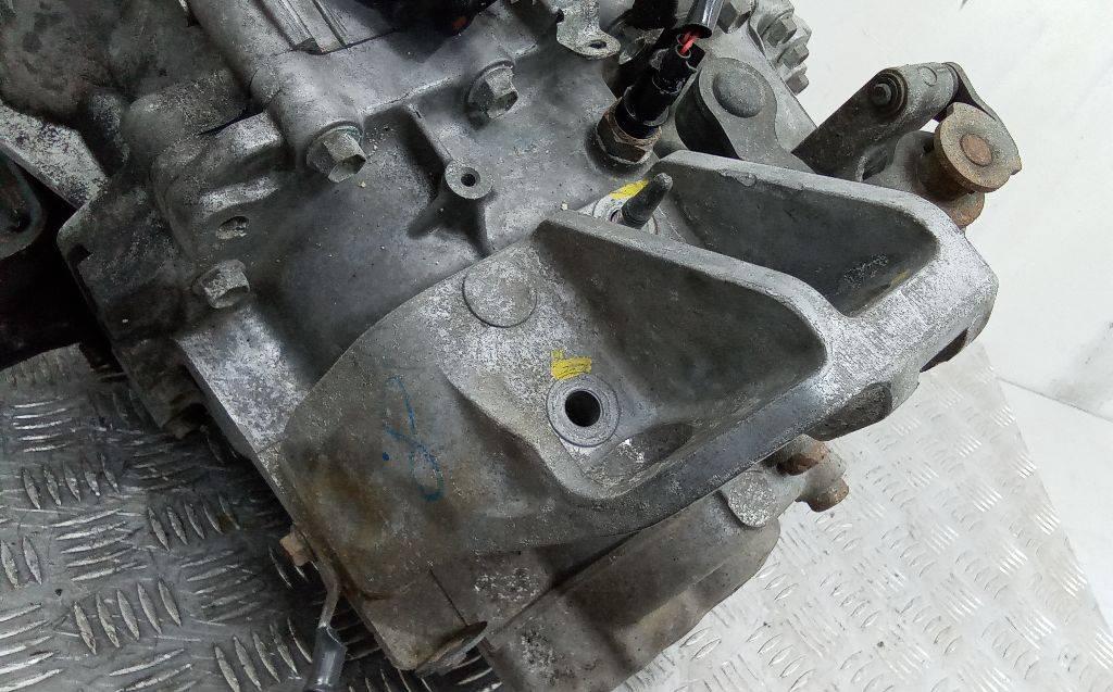 кронштейн КПП Suzuki SX4 1 поколение 2007, 1.6 л., дизель, МКПП - фото №1