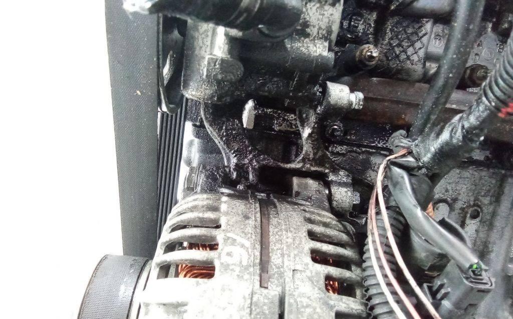 кронштейн генератора Citroen C4 Picasso 1 поколение 2008, 1.6 л., дизель, МКПП, 9658199180 - фото №1