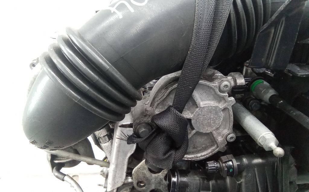 насос вакуумный Citroen C4 Picasso 1 поколение 2008, 1.6 л., дизель, МКПП - фото №1