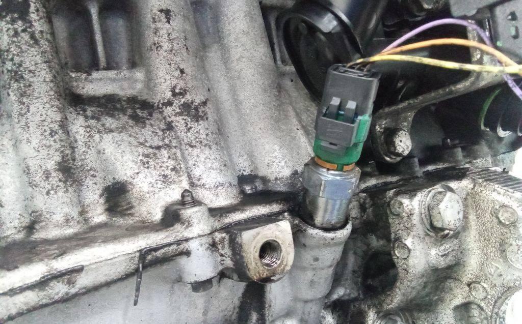 датчик уровня масла Citroen C4 Picasso 1 поколение 2008, 1.6 л., дизель, МКПП - фото №1