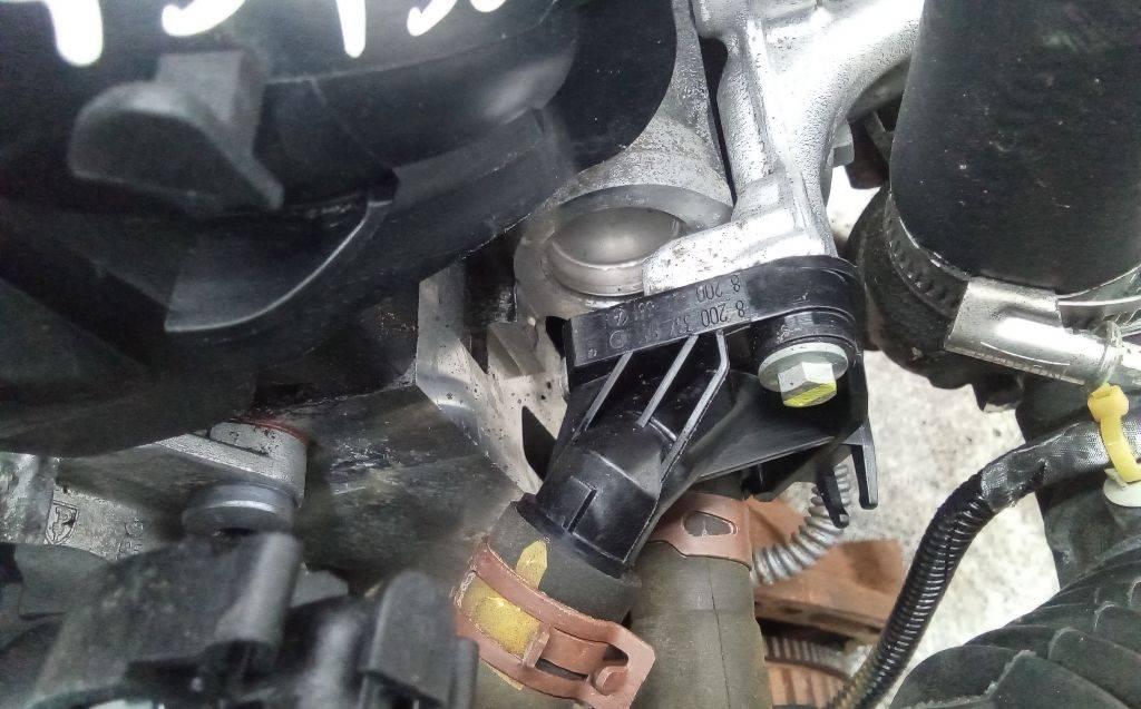 фланец (тройник) системы охлаждения Renault Clio 3 поколение 2007, 1.5 л., дизель, МКПП, 8200337841 - фото №1