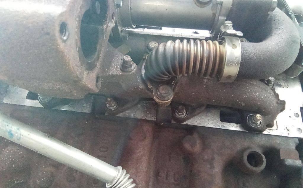 коллектор выпускной Renault Clio 3 поколение 2007, 1.5 л., дизель, МКПП - фото №1