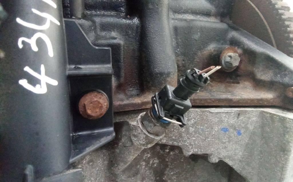 датчик уровня масла Renault Clio 3 поколение 2007, 1.5 л., дизель, МКПП - фото №1