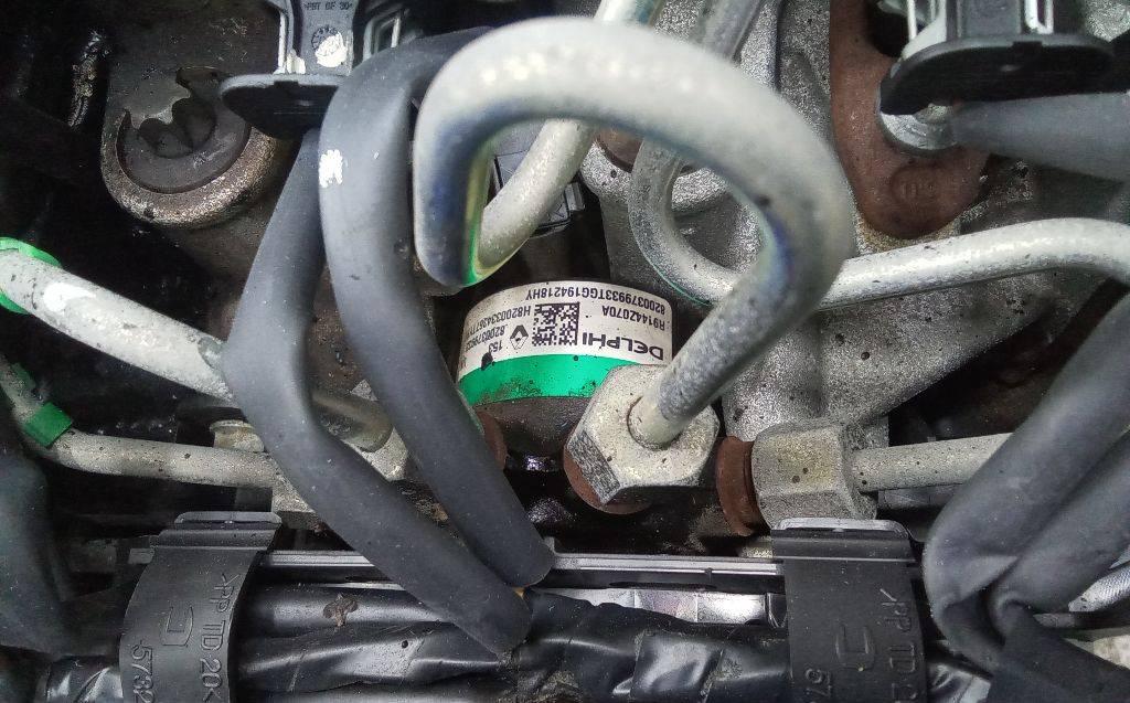 топливная рампа Renault Clio 3 поколение 2005, 1.5 л., дизель, МКПП, 8200379933 - фото №1