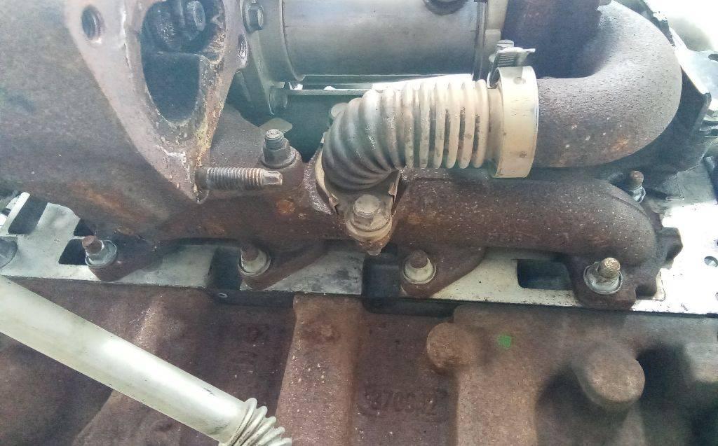 коллектор выпускной Renault Clio 3 поколение 2007, 1.5 л., дизель, МКПП - фото №1