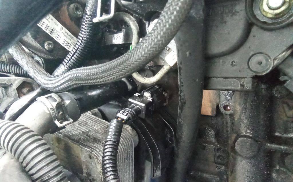 датчик детонации Nissan Note E11 2006, 1.5 л., дизель, МКПП - фото №1