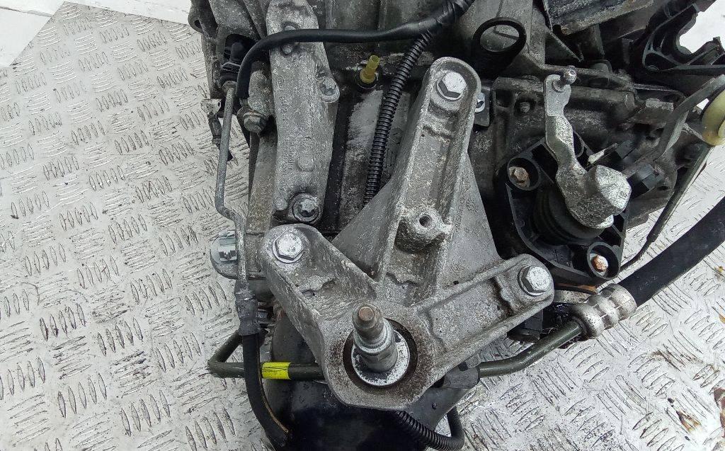 кронштейн КПП Renault Logan 1 поколение 2007, 1.5 л., дизель, МКПП, 8200605732 - фото №1