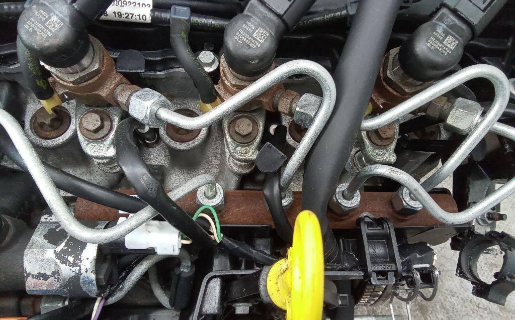 топливная рампа Renault Megane 3 поколение 2008, 1.5 л., дизель, МКПП, 8200815617 - фото №1