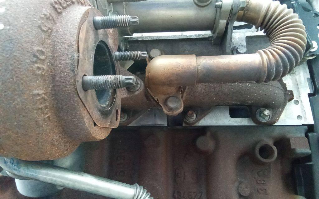 коллектор выпускной Renault Megane 3 поколение 2008, 1.5 л., дизель, МКПП - фото №1